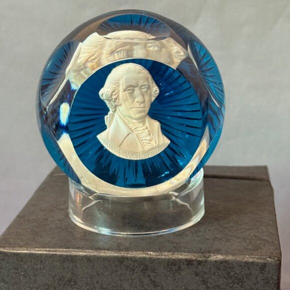 Vintage George Washington Glass Paperweight Franklin Mint Baccarat Cameo Gift US - Picture 2 of 4